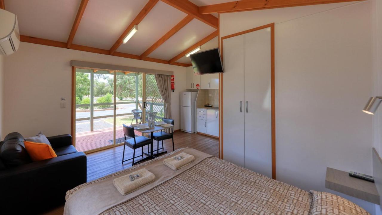 Cobar Caravan Park Exteriör bild