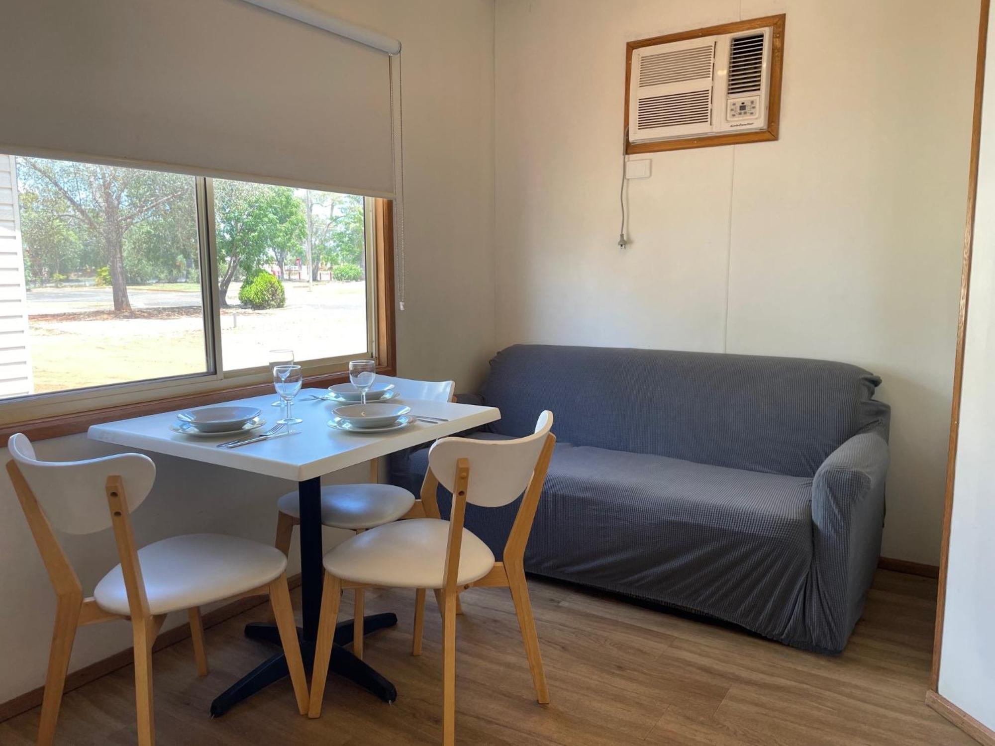 Cobar Caravan Park Exteriör bild