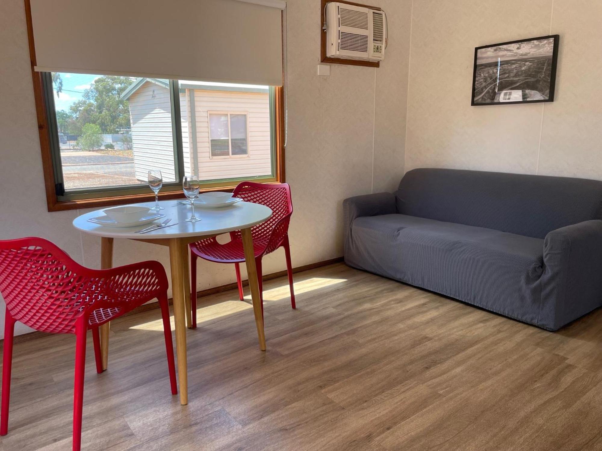 Cobar Caravan Park Exteriör bild
